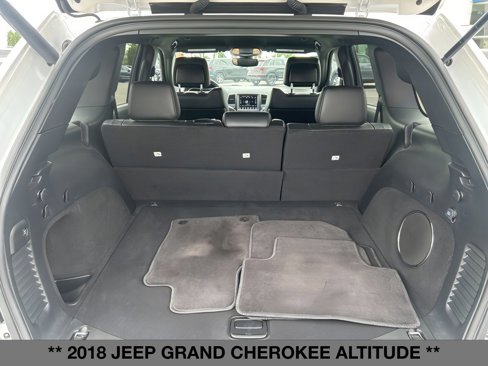 Used 2018 Jeep Grand Cherokee Altitude image 13