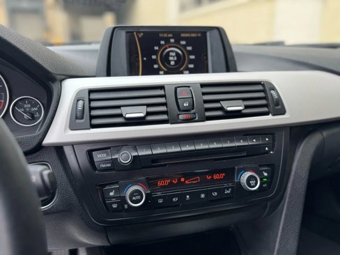 Used 2013 BMW 320i xDrive Sedan image 14