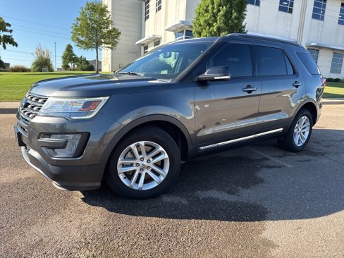 Used 2017 Ford Explorer XLT w/ Equipment Group 202A image 1