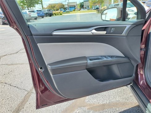 Used 2013 Ford Fusion S image 9