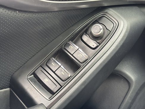 Used 2018 Subaru Crosstrek 2.0i Limited image 30