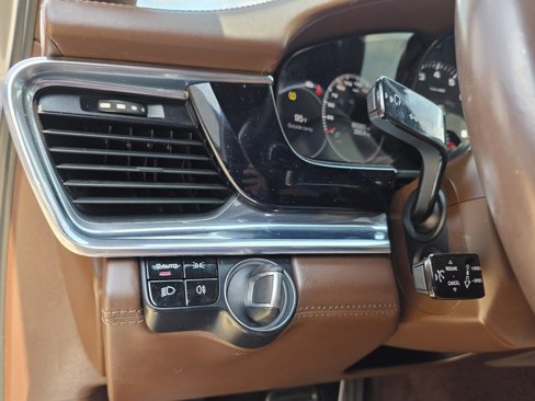Used 2020 Porsche Panamera 4S image 27