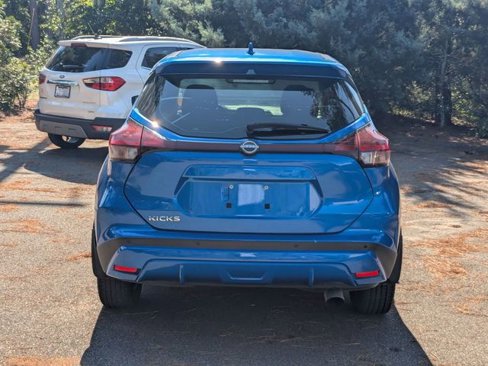 Used 2022 Nissan Kicks S image 4