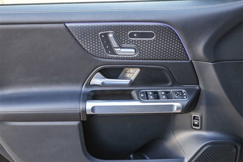 Used 2024 Mercedes-Benz GLB 250 4MATIC image 24