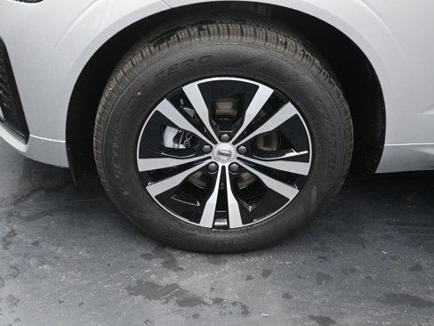New 2025 Volvo XC60 B5 Core image 9
