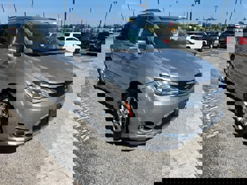 Certified 2019 Chrysler Pacifica Limited image 5