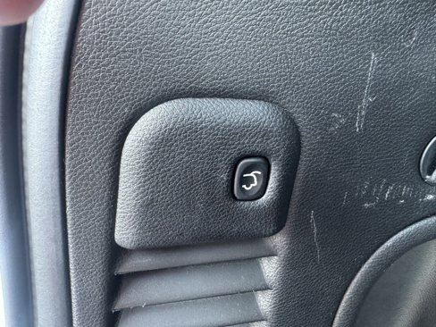 Used 2021 Jeep Grand Cherokee Laredo X image 7