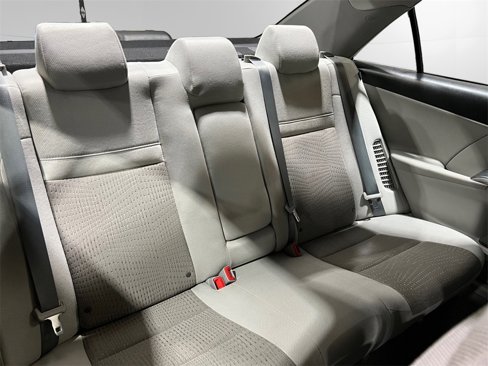 Used 2014 Toyota Camry XLE image 19