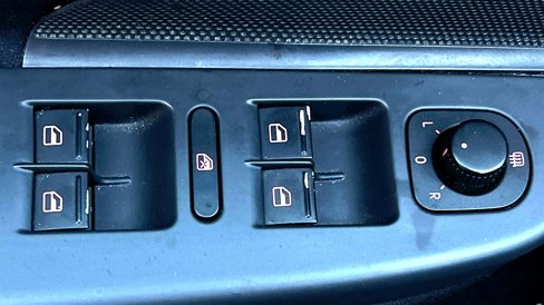 Used 2007 Volkswagen GTI 4-Door image 32