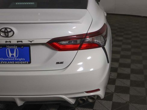 Used 2022 Toyota Camry SE image 14
