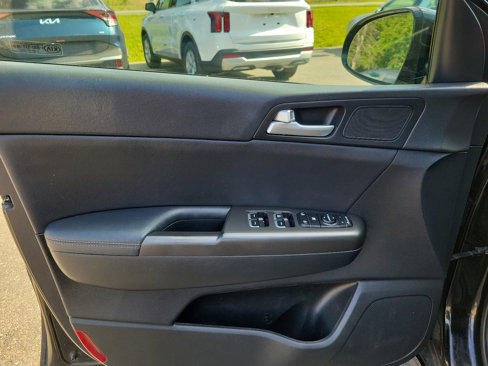 Used 2022 Kia Sportage Nightfall Edition image 12