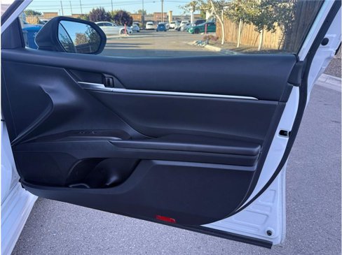 Used 2023 Toyota Camry SE image 35