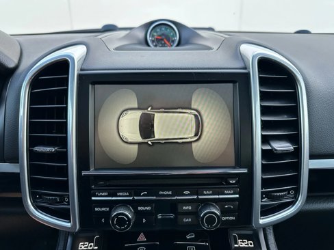 Used 2014 Porsche Cayenne image 19
