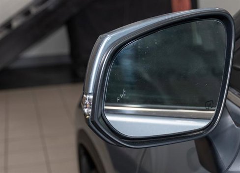 Used 2021 Toyota Highlander Limited image 7