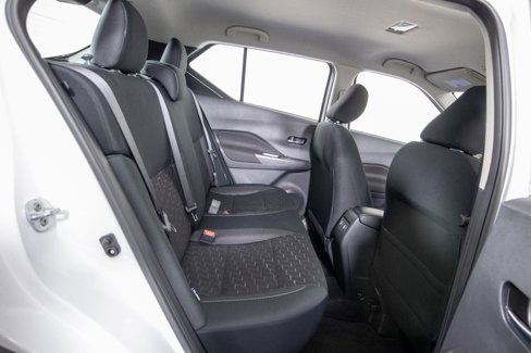 Used 2024 Nissan Kicks SV image 12