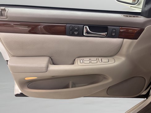 Used 1998 Cadillac Seville STS w/ Heated Seats Pkg image 32