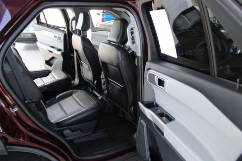 Used 2022 Ford Explorer XLT w/ Equipment Group 202A image 31