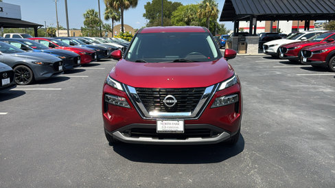 Used 2023 Nissan Rogue SV image 3