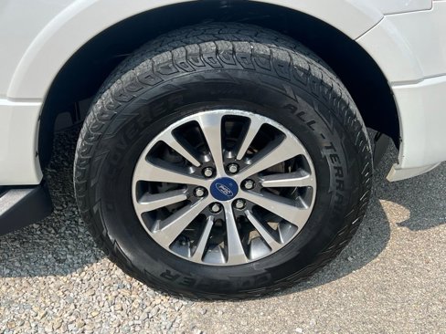 Used 2016 Ford Expedition XLT w/ Equipment Group 202A image 10