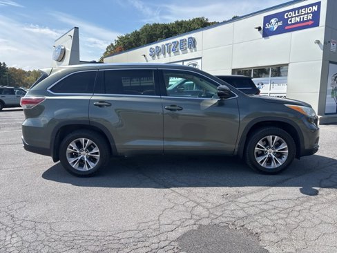 Used 2015 Toyota Highlander XLE image 3