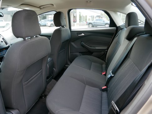 Used 2017 Ford Focus SE w/ SE Winter Package image 13