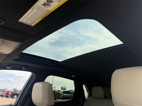 Used 2018 Cadillac XT5 Luxury w/ Driver Awareness Package image 24