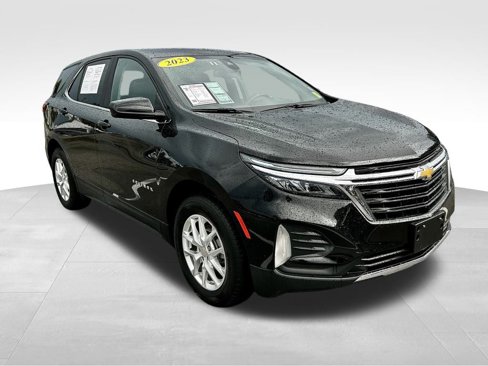 Used 2023 Chevrolet Equinox LT image 2