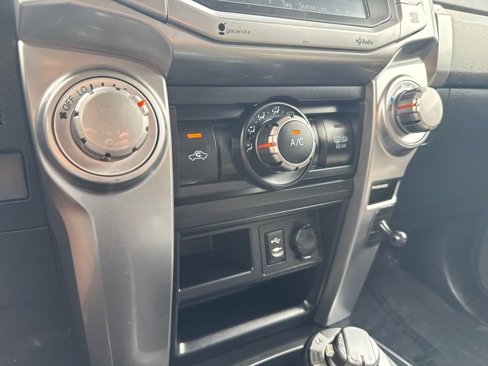 Used 2015 Toyota 4Runner SR5 image 24