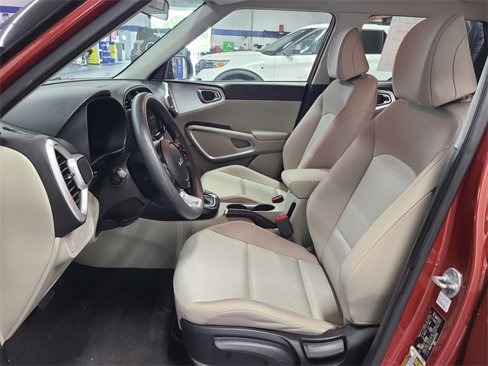 Used 2022 Kia Soul LX image 15