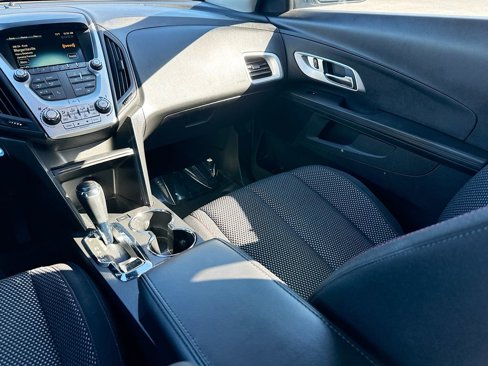 Used 2017 Chevrolet Equinox LS image 21