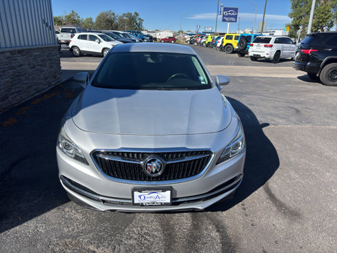 Used 2018 Buick LaCrosse Essence image 3