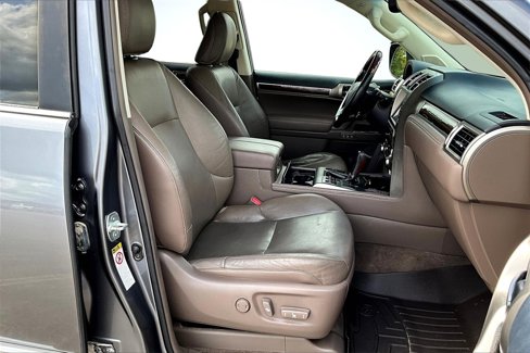 Used 2016 Lexus GX 460 image 7