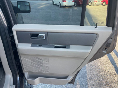 Used 2014 Ford Expedition XL image 33