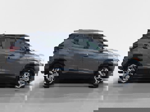 Used 2021 Nissan Kicks S image 2