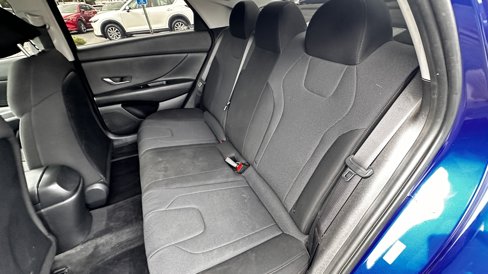 Used 2021 Hyundai Elantra SE image 26