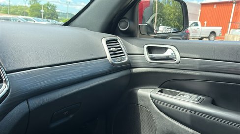 Used 2022 Jeep Grand Cherokee Laredo X image 21