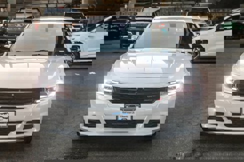 Used 2023 Dodge Charger SXT image 2