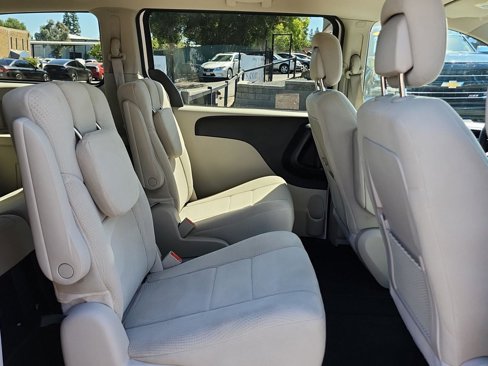 Used 2013 Dodge Grand Caravan SE image 24