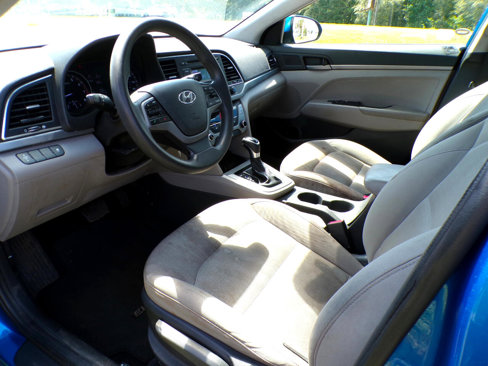 Used 2017 Hyundai Elantra SE image 20