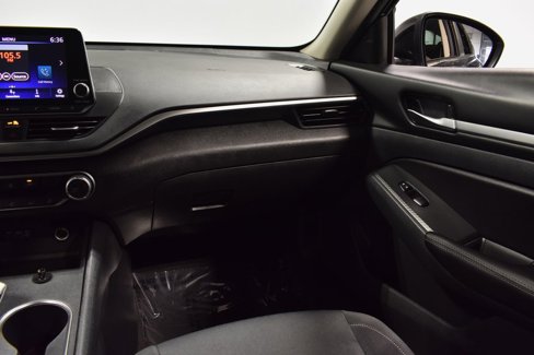 Used 2022 Nissan Altima 2.5 SV image 14