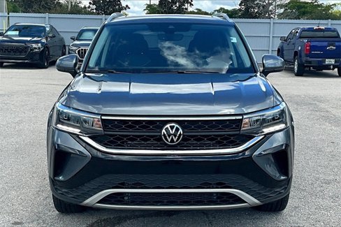 Certified 2023 Volkswagen Taos SE w/ Panoramic Sunroof Package image 10