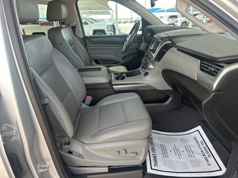 Used 2019 Chevrolet Suburban LT w/ LT Signature Package image 11