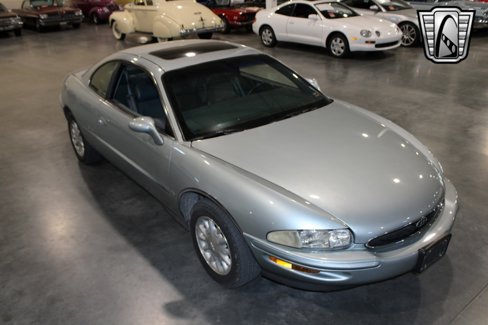 Used 1995 Buick Riviera Supercharged Coupe image 8