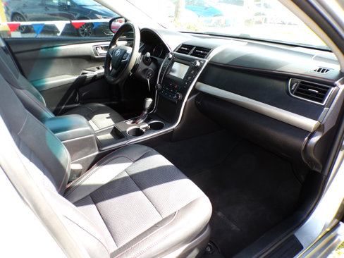Used 2017 Toyota Camry SE image 18