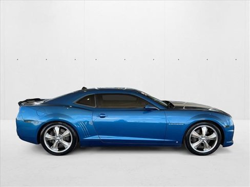 Used 2010 Chevrolet Camaro SS w/ RS Package image 4