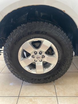 Used 2012 Nissan Frontier SV image 28