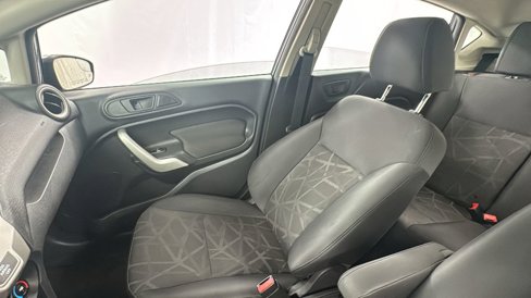 Used 2013 Ford Fiesta SE image 13