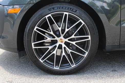 Used 2024 Porsche Macan image 13