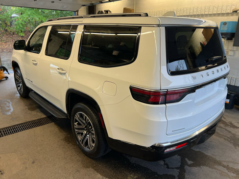 Used 2023 Jeep Wagoneer 4WD w/ Premium Group I image 15