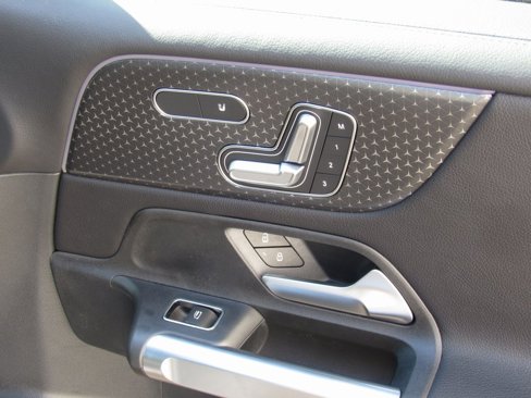 New 2026 Mercedes-Benz GLB 250 4MATIC image 21